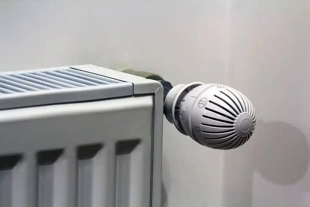 Radyatöre takılı termostatik vana başlığı